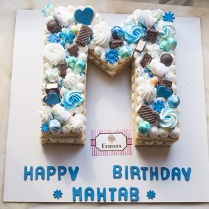 کیک تولد خامه ای حروف ام (M)