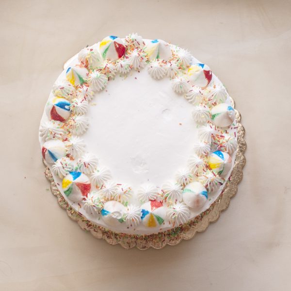کیک تولد خامه ای ترافل