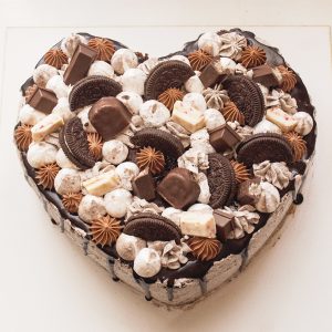 کیک شکلاتی با طرح قلب