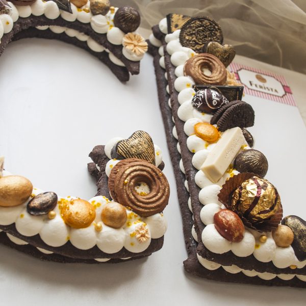 zh 3 600x600 - کیک تولد حروف GL  شکلاتی طلایی