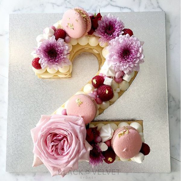 کیک سابله عدد 2 با گل رز
