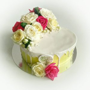 سفارش کیک تولد لیمویی با گل