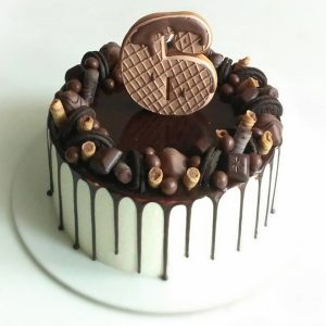 imfalji 59 300x300 - سفارش کیک تولد شکلاتی عدد 6