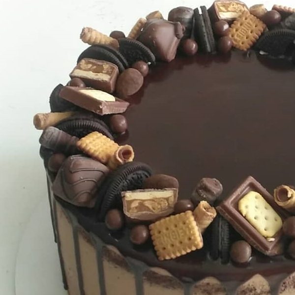 imfalji 69 600x600 - سفارش کیک تولد خامه شکلاتی
